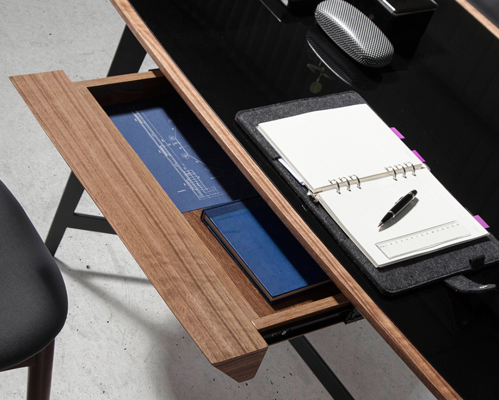 Buy Surface Desk Online in London, UK Denelli Italia